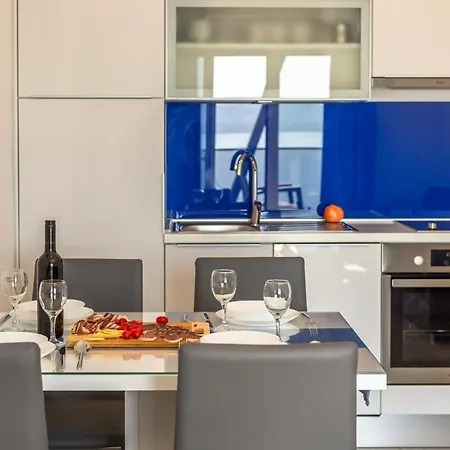 Amazing In Medici With Kitchen