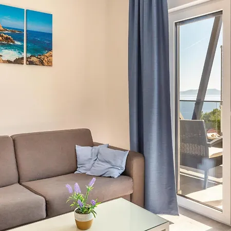 Apartment Amazing In Medici With Kitchen Kutlesa